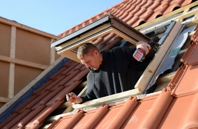 Pose de fenêtres de toit Velux à Courtenot